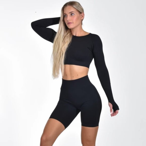 2-Piece Black Vital Seamless Shorts + Crop Top Set - Picture 3 of 4